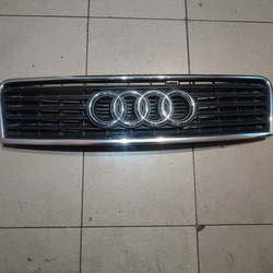Решётка решётка радиатора audi a6 c5 4.2 v8 фото №1