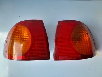 Лампа зад задня права ліва sedan corolla e11 фото №1