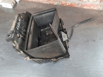 Kangoo 1.5dci 18r корпус основание акумулятора фото №1