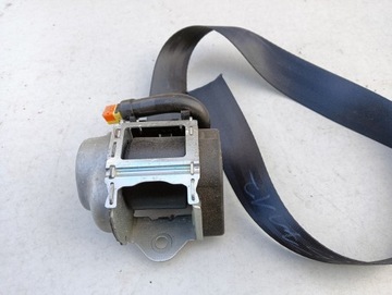 Pas безпеки правий зад passat b8 універсал фото №1