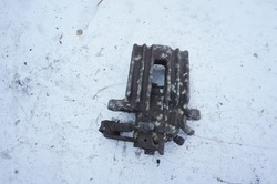 Супорт лівий зад vw polo 6n фото №1