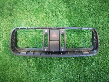Рамка ґрати повітропровід skoda roomster 5j0820957 фото №1