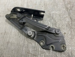 Vw golf v plus петля капота левый 5m0823301 fv фото №1