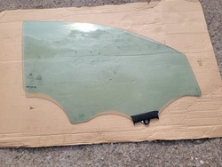 Стекло w дверь правые перед hyundai tucson iii 2016 фото №1