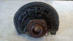 Chrysler 200 2.4 поворотна опора ступиця лівий перед 2015- фото №1