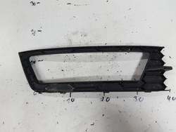 Skoda rapid 12-17r решётка бампера правая перед фото №1