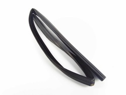 Mercedes c w203 прокладка стёкла дверь левый зад фото №1