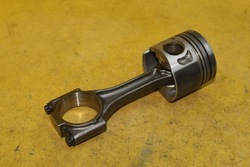 Поршень шатун toledo iii leon ii fl 1.9 tdi 038g фото №1