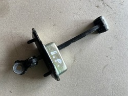 Kia proceed 18- обмежувач двері лівий перед фото №1