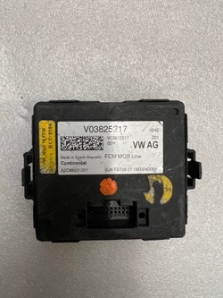 Модуль шлюз audi vw v03825217 фото №1