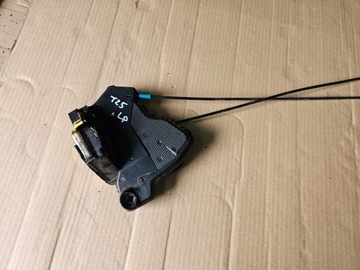 Toyota avensis t25 03-08 замок двері лівий перед фото №1