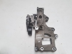 Leon 2 ii 04-12 2.0 tfsi лапи кронштейн генератора фото №1