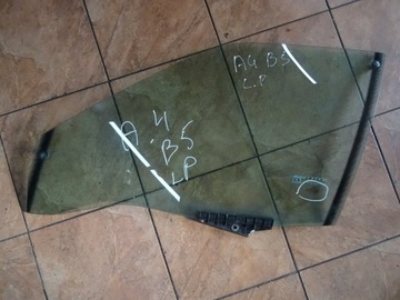Audi 80 скло двері лівий перед 2 фото №1