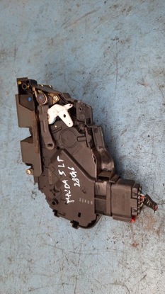 Замок двері лівий перед mazda 5 05r фото №1