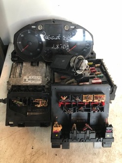 Блок керування набір стартовий volkswagen passat b6 1.9 tdi 03g906021lr фото №1