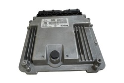 Комп'ютер двигуна ecu toyota corolla verso _e12_ 0281011733 2.0l дизель фото №1