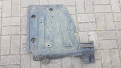 Audi tt 8n0 захист шасі 8n0825214c фото №1