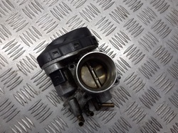 Дросельна заслінка vw golf iv 1.6 06a133062a фото №1