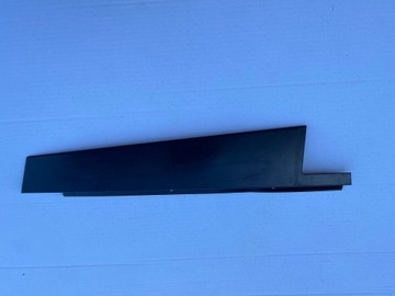 Планка двері зад права a2046900487 mercedes w204 фото №1