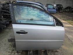 Дверь передние правые opel vectra c фото №1