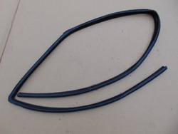 Права передня прокладка скла range rover sport фото №1