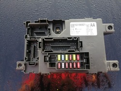 Коробка запобіжників модуль bsi combo corsa d фото №1