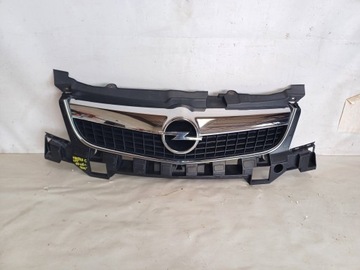 Решітка радіатора решітка бампера перед opel vectra c рестайлінг 05-08 фото №1