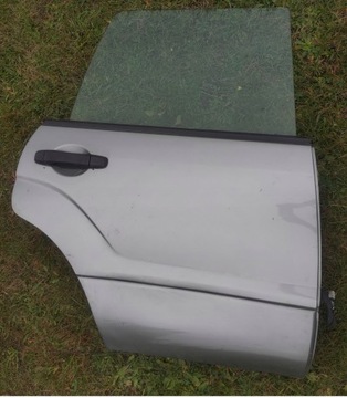 Subaru forester ii sg двері праві задні фото №1