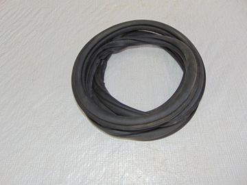 Skoda superb iii прокладка дверь 3v9867367b фото №1