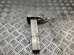 Кронштейн радиатор audi rs6 c8 4k 4k0802073 фото №1