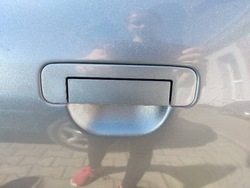 Ручка левая задняя наружная ly7l a4 b5 audi a4 фото №1