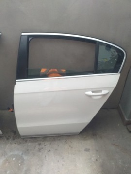 Двері лівий зад vw passat b7 sedan lb9a фото №1