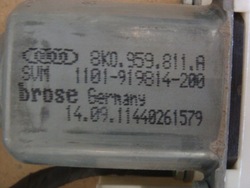 Моторчик стёкла левый зад 8k0959801a audi q7 фото №1