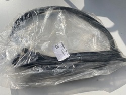 1090511-99-e tesla 3 прокладка двері зад ліва фото №1