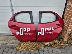 Toyota yaris iv 4 2020- двері задні праві ліві комплектні фото №1