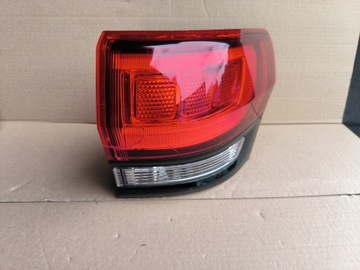 Jeep grand cherokee wk2 рестайлинг лампа зад задняя правая повреждённая фото №1