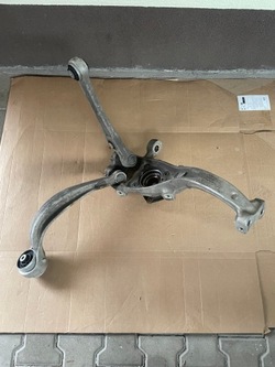 Audi rsq8 поворотный кулак правая перед рычаг 4m0407560a фото №1