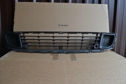 Решётка бампера средняя citroen c5 iii 9681052677 фото №1