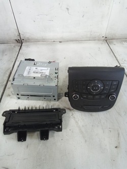 J775 радио chevrolet orlando 22936573 фото №1