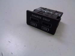 Розетка porty зарядки usb maserati levante фото №1