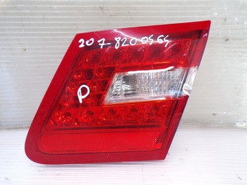 Лампа права зад задня mercedes w207 led w кришка багажника фото №1