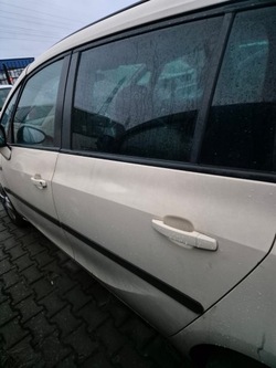 Двері ліві зад задні opel zafira c фото №1