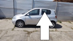 Скло дверна ліва зад toyota yaris i fl hb 5d фото №1