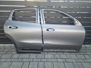 Mercedes gla 247 двері праві задні зад фото №1