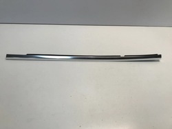 Mercedes gla ii h247 2021 планка накладка дверь зад левая a2477353700 фото №1