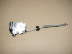 Audi q5 80a замок дверь зад правые 8x083916e фото №1