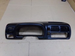 Suzuki jimny панель корпус рамка консоль 01r eu фото №1