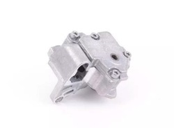 Audi q3 8u двигун oil насос 03l115105f фото №1