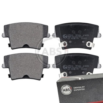 Тормозные колодки тормозные зад chrysler 300 c 2.7 3.0 crd v6 фото №1