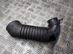 Труба повітропровід повітря passat b5 fl 1.9 tdi 8d0129615j фото №1